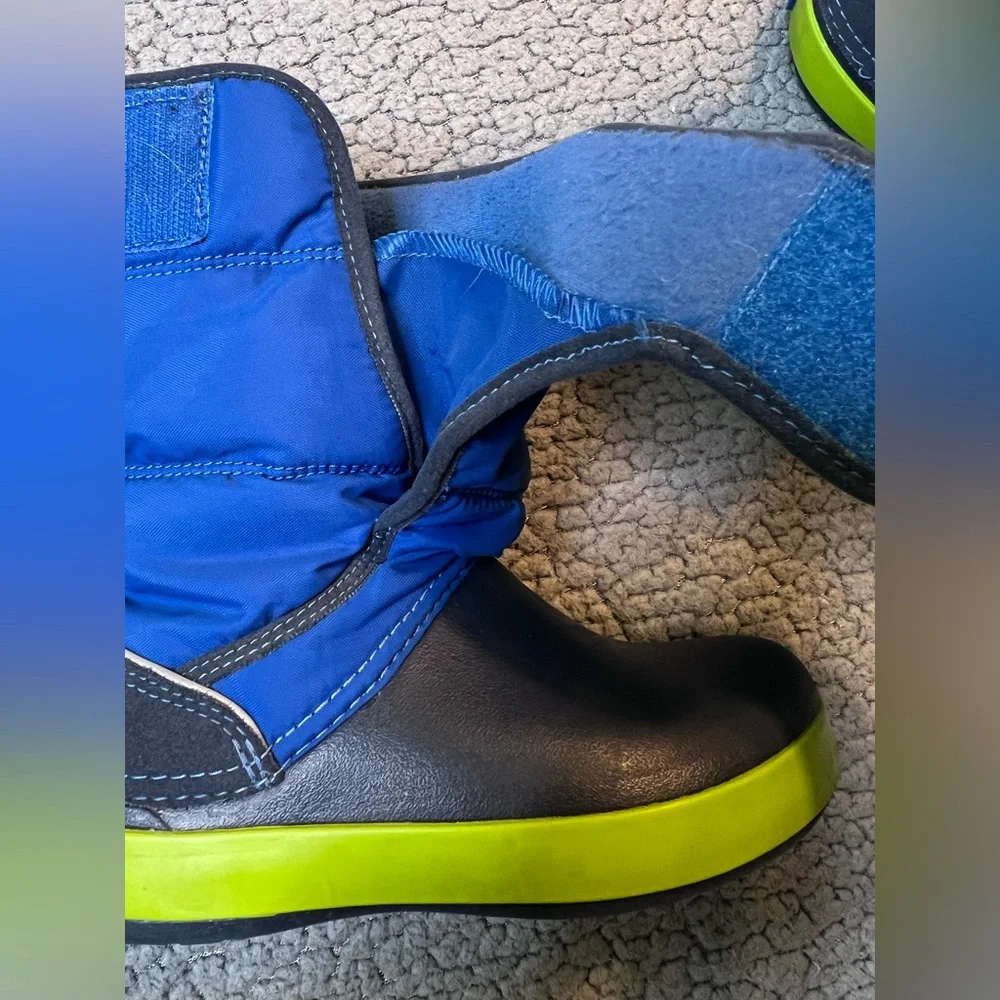 Crocs Kids Lodge Point Snow Boots‎ Boys Size 12 Blue And Green